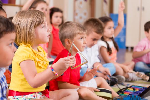 7 jeux et casse-têtes pour occuper les enfants sur la route des vacances